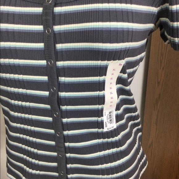 SO XL snap through short sleeve scoopneck ribbed tee Color is navy strip… - Picture 7 of 11